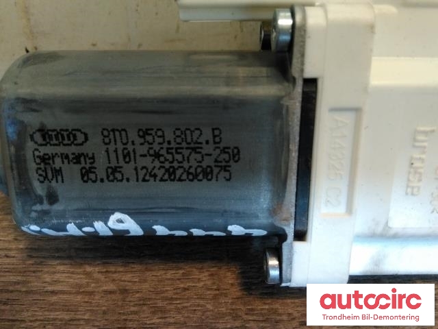 Ruteheis, kun motor, høyre foran til Audi RS5 2010-2014  (BROSE|8T0959802B|1101965575250|)