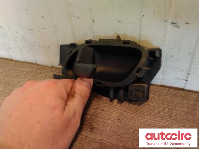 Dørhåndtak inv venst foran til Peugeot Expert 2007-2016 (Type II)  (..|9143N7|96555515ZD|)