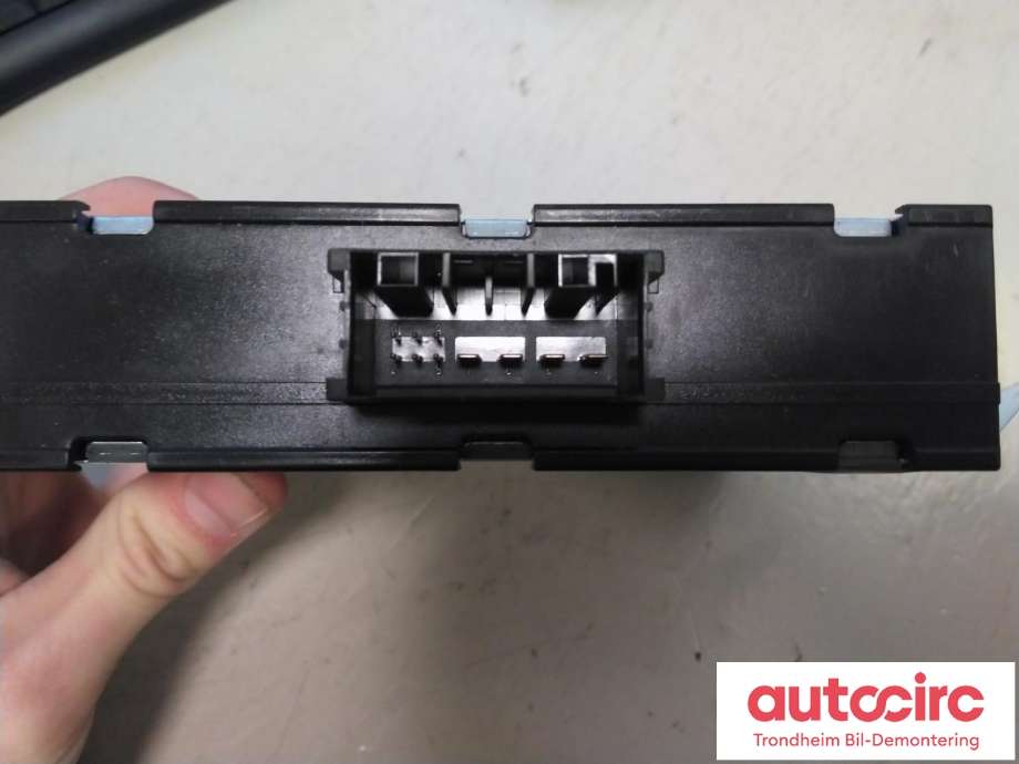 Styreenhet diverse til BMW X3 2010-2017 (F25) (F25) (HELLA|9251984|61429251984|8ES01013401)