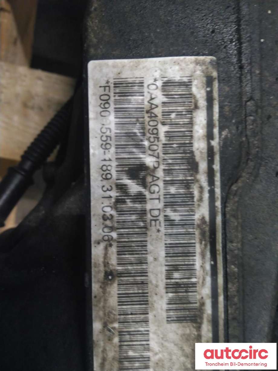 Kardang klokke foran til Audi Q7 2006-2010 (Type I, Fase 1)  (AUDI|0AA409508D|)