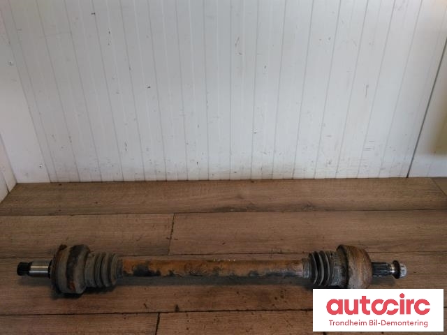 Drivaksel høyre bak, diesel/manuell til Mercedes C-Klasse 2007-2011 (Fase 1) (W204) (W204) (..|A2043501710|A2043508023|)