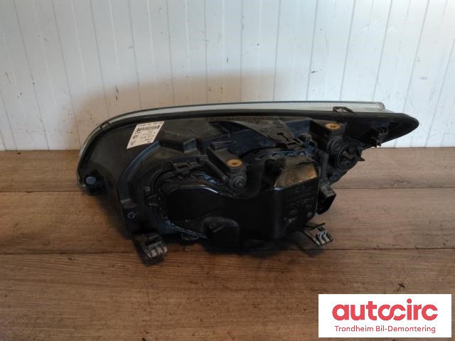 Frontlykt høyre halogen til Ford Focus 2004-2007 (Type II, Fase 1)  (FOMOCO|4M51-13099-AD|4M51-13W029-AD|1480979)