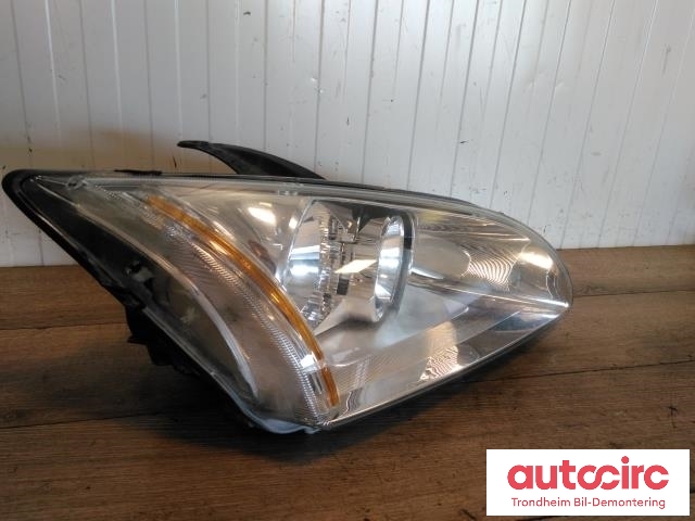 Frontlykt høyre halogen til Ford Focus 2004-2007 (Type II, Fase 1)  (FOMOCO|4M51-13099-AD|4M51-13W029-AD|1480979)
