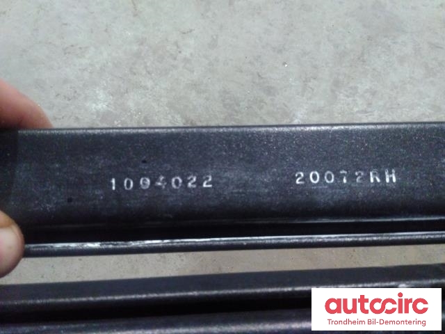 Takrails til Chevrolet Suburban 2002-2006 (GM|ORGINALT|)