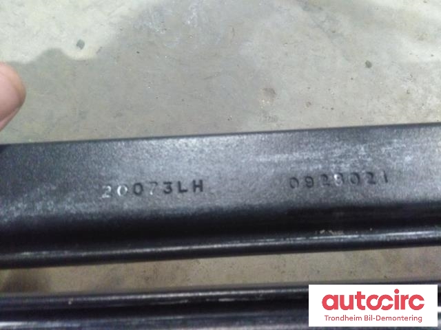 Takrails til Chevrolet Suburban 2002-2006 (GM|ORGINALT|)