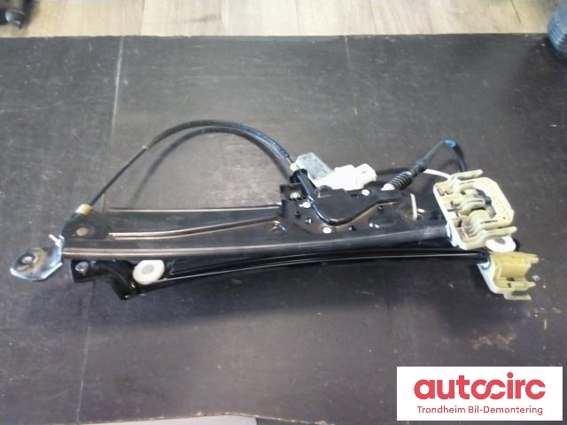 Ruteheis venstre foran til BMW 5-Serie 2010-2017 (F10/F11) (F10/F11) (BROSE|7182131|51337182131|51337271563)