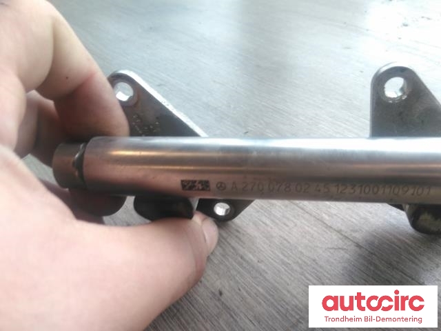 Dyseskinne (fuelrail) til Mercedes A-Klasse 2012-2018 (W176) (W176) (..|A2700701595|A2700780245|A2700701095)