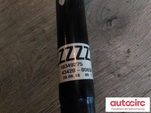 Drivaksel venstre foran, bensin/automat til Toyota Yaris 2014-2020 (Type III, Fase 2)  (..|43420-0D650|434200D650|)