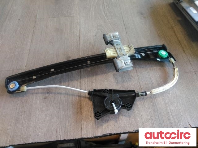 Ruteheis venstre foran til VW E-Up 2013-2019  (BROSE|1S4837461A|935439-102|)
