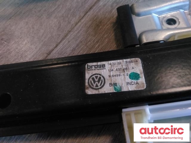 Ruteheis venstre foran til VW E-Up 2013-2019  (BROSE|1S4837461A|935439-102|)