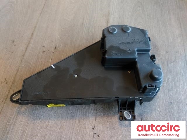 Sikringsboks bagasjerom til BMW 5-Serie 2003-2010 (E60/E61) (E60/E61) (..|6906588|61146906588|6906603)