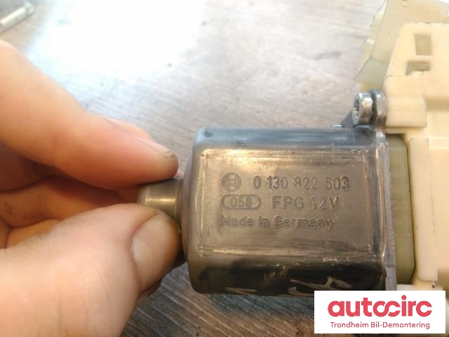 Ruteheis, kun motor, venstre foran til Mercedes E-Klasse 2009-2013 (Fase 1) (W212) (W212) (BOSCH|A2048200142|0130822503|A2129066802)