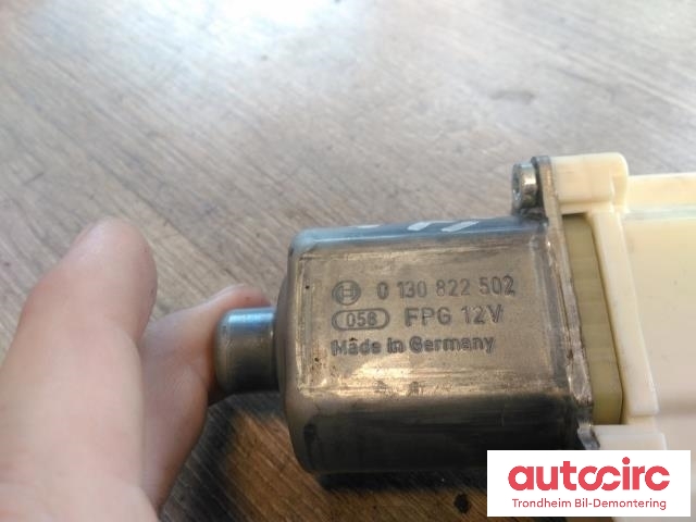 Ruteheis, kun motor, høyre foran til Mercedes E-Klasse 2009-2013 (Fase 1) (W212) (W212) (BOSCH|A2048200242|0130822502|A2129066702)