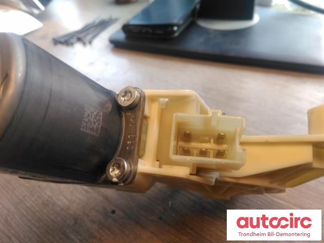 Ruteheis, kun motor, høyre foran til Mercedes E-Klasse 2009-2013 (Fase 1) (W212) (W212) (BOSCH|A2048200242|0130822502|A2129066702)