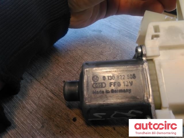 Ruteheis, kun motor, venstre bak til Mercedes E-Klasse 2009-2013 (Fase 1) (W212) (W212) (BOSCH|A2048200542|0130822505|)