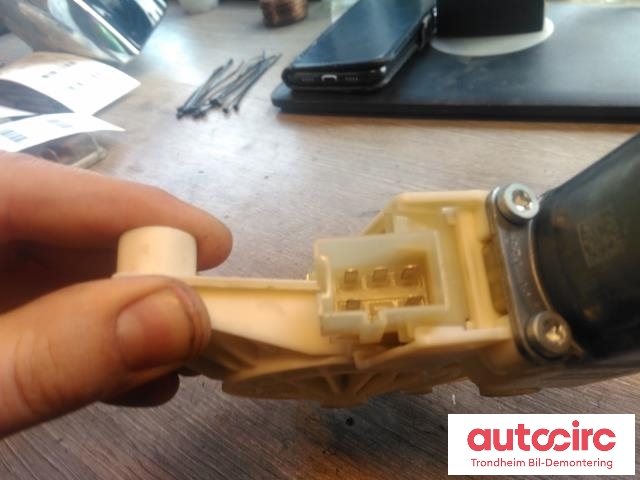 Ruteheis, kun motor, venstre bak til Mercedes E-Klasse 2009-2013 (Fase 1) (W212) (W212) (BOSCH|A2048200542|0130822505|)