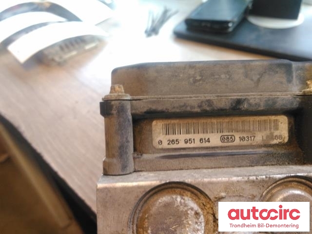 ABS sentral til Mercedes E-Klasse 2009-2013 (Fase 1) (W212) (W212) (BOSCH|A2124313512|0265236369|A2124313612)