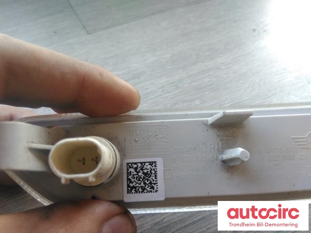 Blinklykt side høyre til Mini Countryman 2010-2016 (R60) (R60) (HELLA|9802570|9802570-04|63139802570)