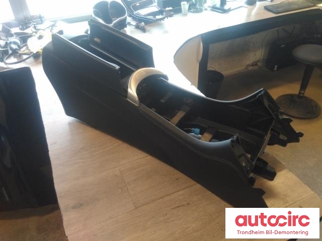 Midtarmlene foran til Mercedes GLC 2015-2022 (X253) (X253) (..|A2536806800|A2536800003|)