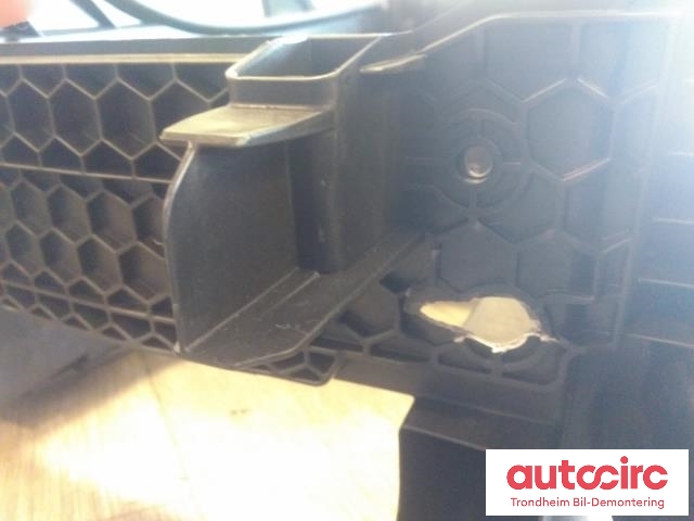 Midtarmlene foran til Mercedes GLC 2015-2022 (X253) (X253) (..|A2536806800|A2536800003|)