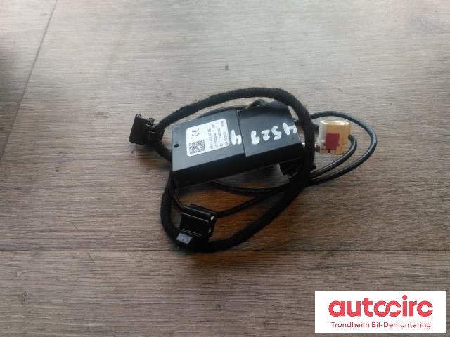 Antenne navigasjon til Mercedes EQV, 2020-->> (W447) (W447) (ANTENNE FORSTERKER GPS|A4479053905)