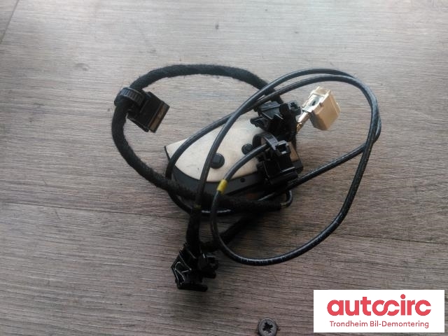 Antenne navigasjon til Mercedes EQV 2020-->> (W447) (W447) (ANTENNE FORSTERKER GPS|A4479053905|)