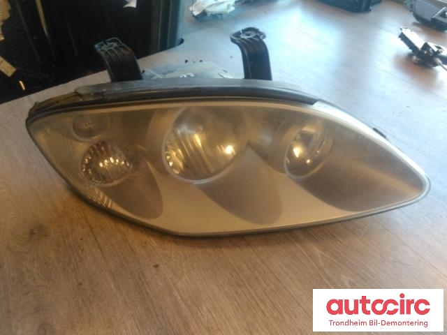 Frontlykt høyre halogen til SsangYong Rodius, 2005-2013 (Type I)  (MAT I ØVRE OG NEDRE DEL|8310221203)