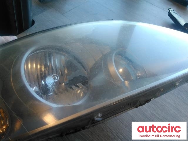 Frontlykt høyre halogen til SsangYong Rodius 2005-2013 (Type I)  (MAT I ØVRE OG NEDRE DEL|8310221203|108-0502|)