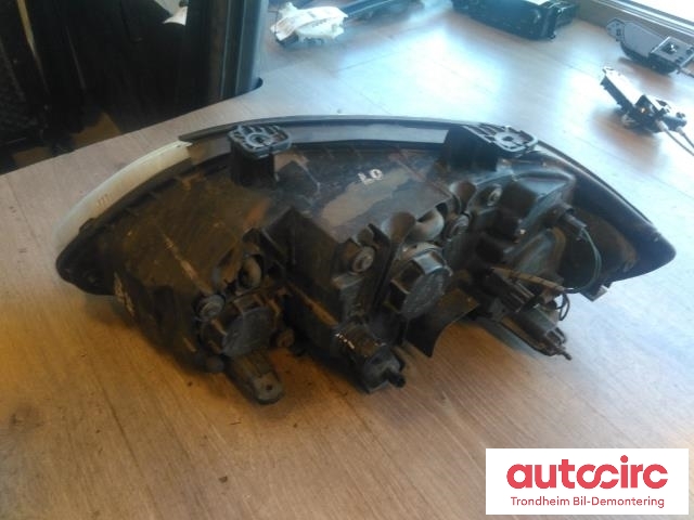 Frontlykt høyre halogen til SsangYong Rodius 2005-2013 (Type I)  (MAT I ØVRE OG NEDRE DEL|8310221203|108-0502|)