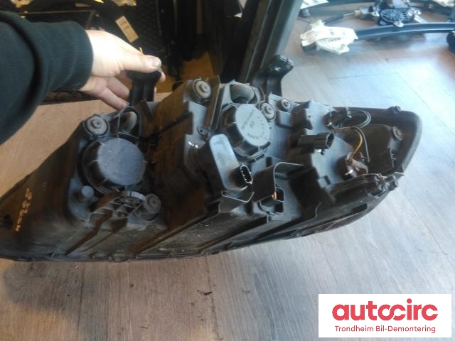 Frontlykt høyre halogen til SsangYong Rodius 2005-2013 (Type I)  (MAT I ØVRE OG NEDRE DEL|8310221203|108-0502|)