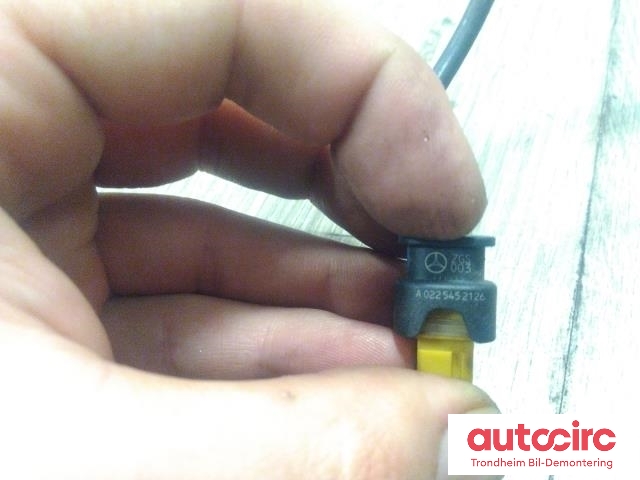 Sensor temperatur til Mercedes Vito 2014-->> (W447) (W447) (EKSOSTEMPSENSOR SE BILDER|A0009054805|A0225452126|)