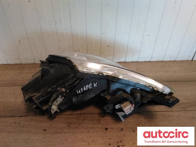 Frontlykt venstre halogen til Peugeot iOn 2011-2020 (STANLEY|W0032L|6208W9|)
