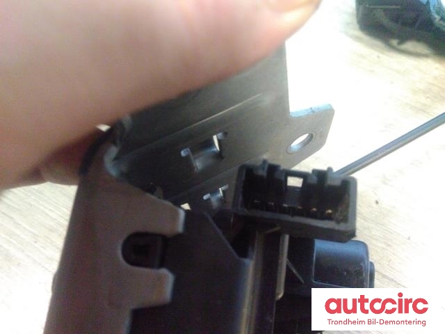 Baklukelås til Volvo XC90 2015-2025 (Type II)  (MED SOFTCLOSE MOTOR|31440586|32149889|)