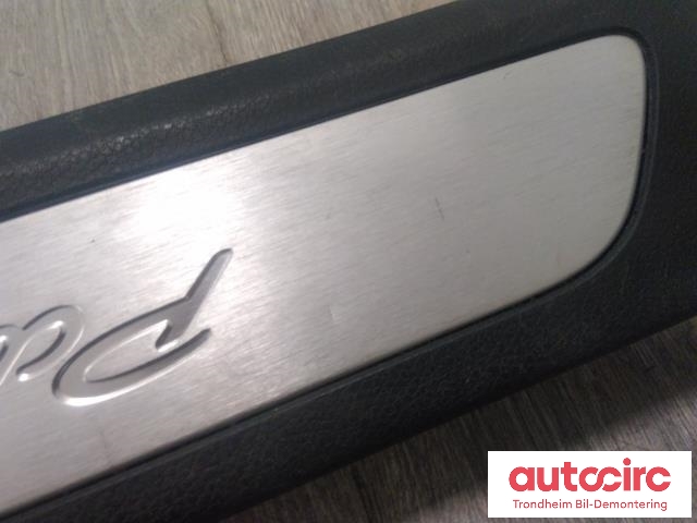 Innredning diverse til Porsche Panamera 2009-2017 (Type I) (970) (970) (DØRKLIST HØYRE FORAN|970555518|970555518 1E0|)