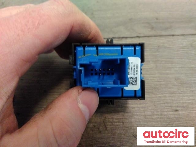 Bryter elektrisk håndbrekk/parkbrems til Peugeot e-208 2019-->>  (...|9810593577|98105935VV|)