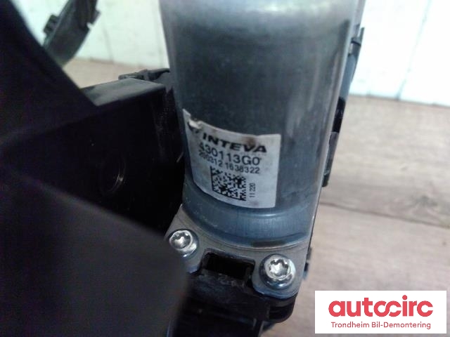 Ruteheis høyre foran til Peugeot e-208 2019-->>  (INTEVA|9829043380|9829042980|430113G0)
