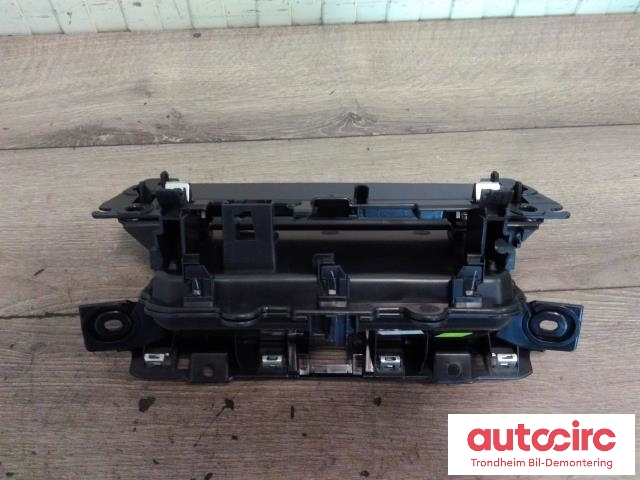 Dashbord diverse til Peugeot e-208 2019-->>  (...|98274017XU|)