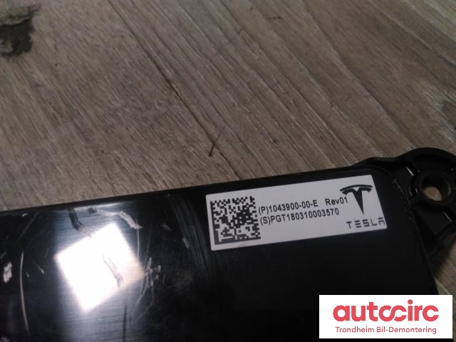 Styreenhet comfort (BCM) til Tesla Model X 2016-->>  (REAR BODY CONTROL MODULE|1043900-00-E|)