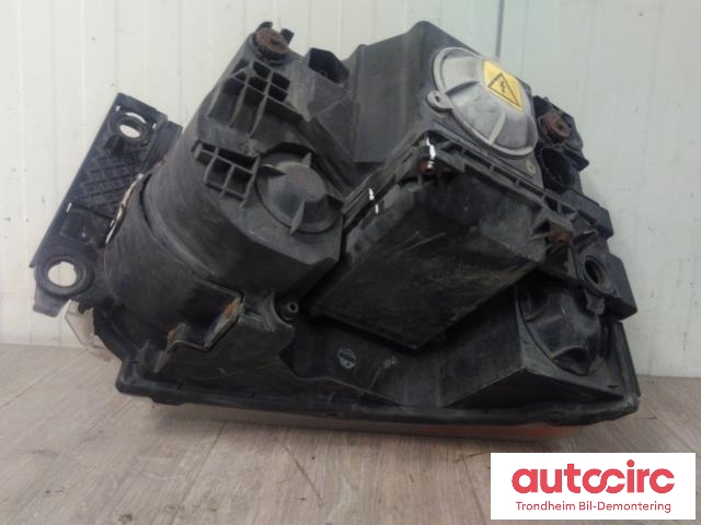 Frontlykt høyre xenon til Land Rover Discovery 2005-2009 (Type III)  (KOITO|XBC500082|H242HR-AD|5H2213W029RA)