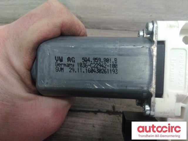 Ruteheis, kun motor, venstre foran til VW Passat 2015-2019 (Fase 1) (B8) (B8) (BROSE|5Q4959801B|4K0959801|)