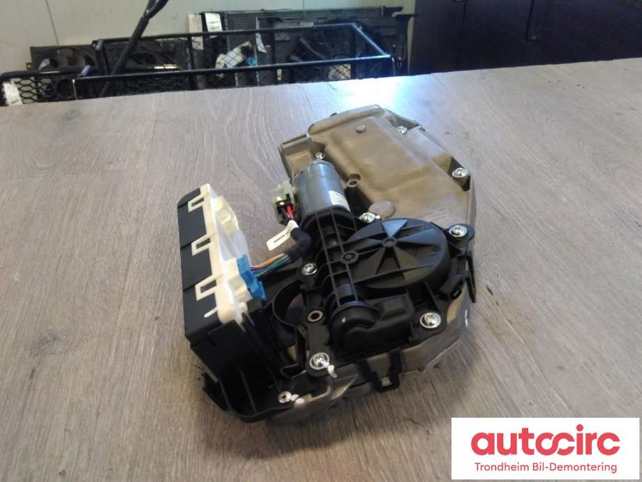 Baklukeåpner motor til Mercedes EQC 2019-->>  (BROSE|A0997602402|A0999064703|C79029-105)