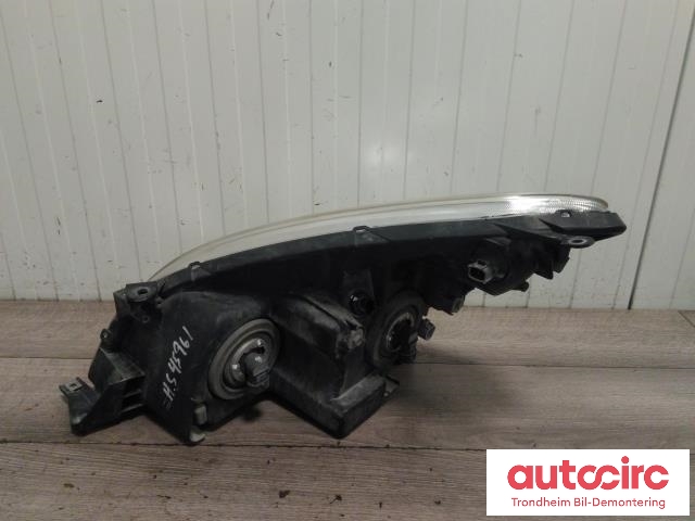 Frontlykt høyre halogen til Toyota Verso 2004-2009 (Type II)  (STANLEY|81130-0F010|811300F010|)