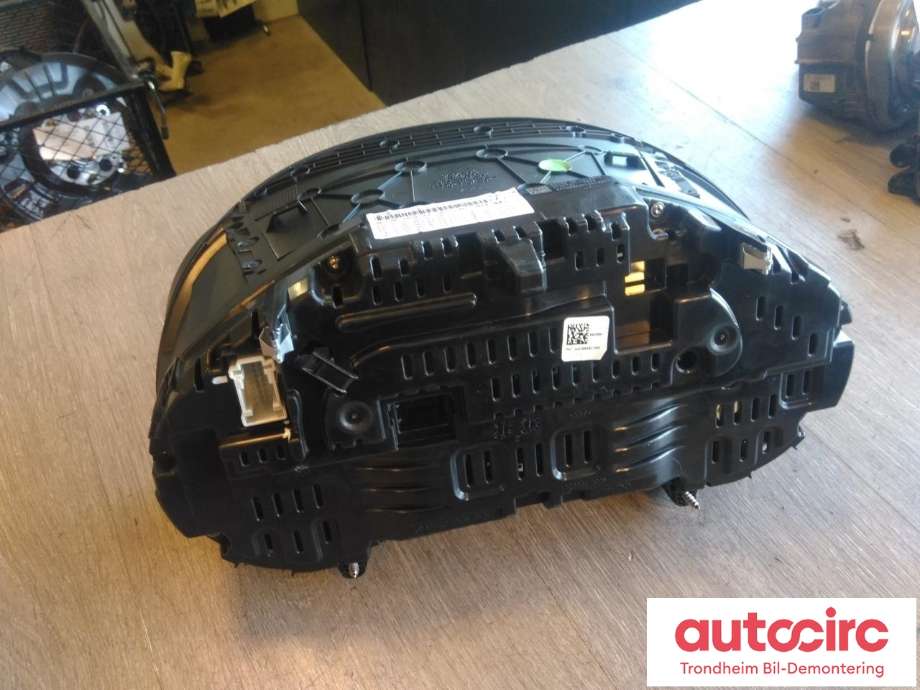 Instrumentpanel til Mercedes C-Klasse 2014-2018 (Fase 1) (W205) (W205) (VDO|A2059001118|A2C98481700|A 205 900 11 18)
