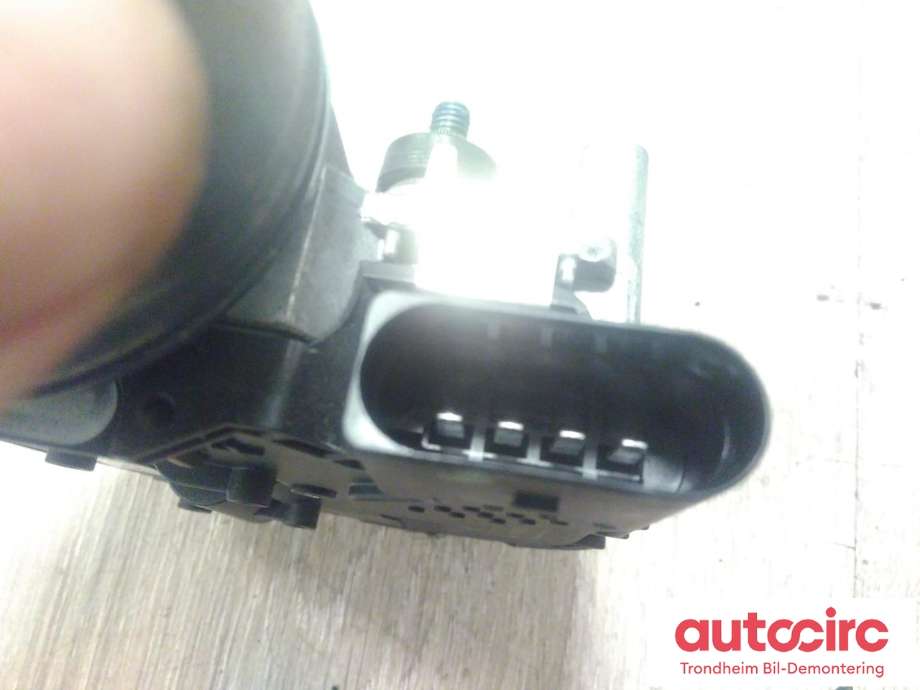 Viskermotor frontrute til Mercedes C-Klasse 2014-2018 (Fase 1) (W205) (W205) (BOSCH|A2058200740|A2058208102|1397220969)