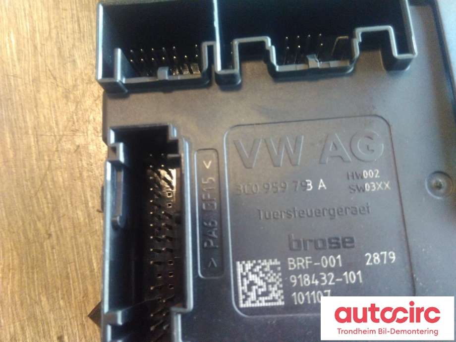 Ruteheis, kun motor, venstre foran til VW Passat 2011-2015 (B7) (B7) (BROSE|3C0959793A|3C09559701A|3AA 959 701 A)