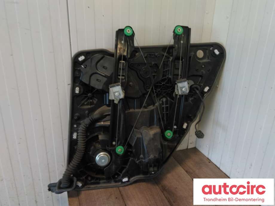 Ruteheis venstre bak til Porsche Cayenne 2010-2017 (92A) (92A) (BROSE|7P5839755B|95853346101|958839461)