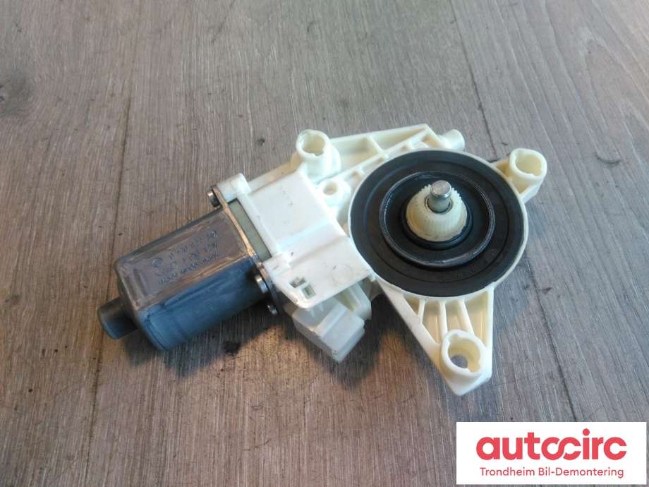 Ruteheis, kun motor, venstre foran til Mercedes Vito, 2014-->> (W447) (W447) (BROSE|A4479063500)