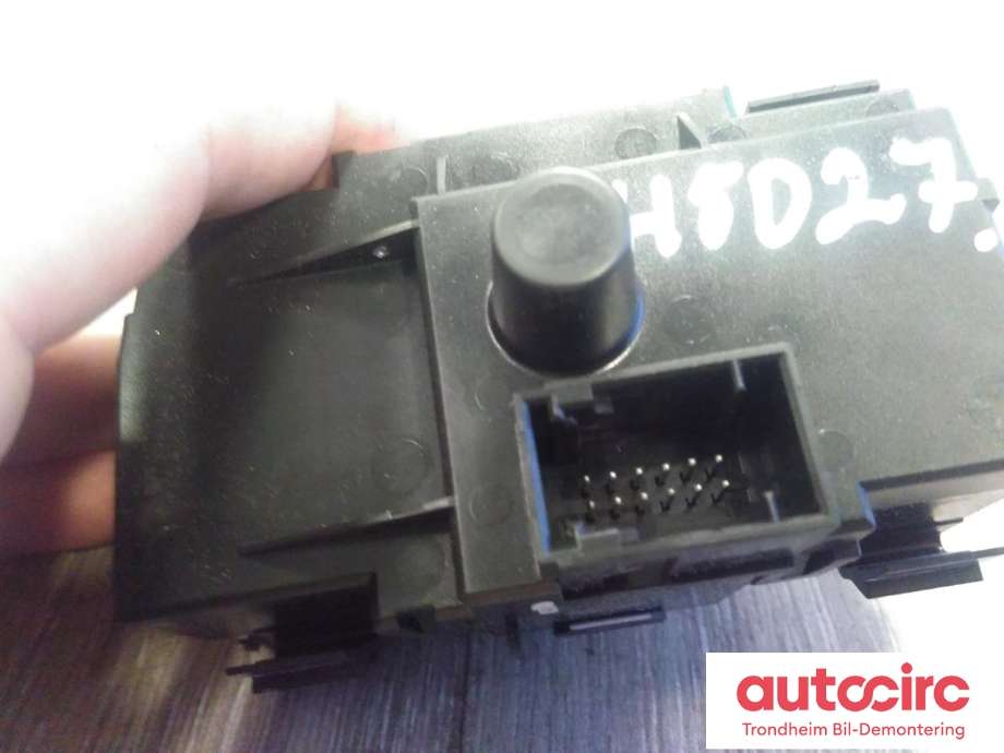 Bryter lys til BMW X1 2009-2015 (E84) (E84) (..|6932796|6932796-04|61316932796)
