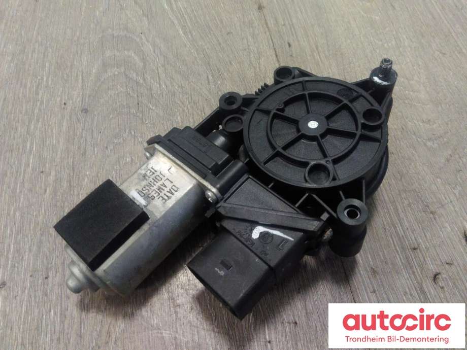 Ruteheis, kun motor, venstre bak til BMW X1 2009-2015 (E84) (E84) (..|67627268339|67 62 7 268 339|)