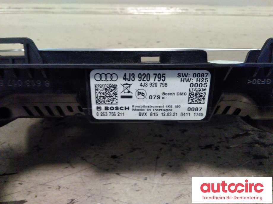 Instrumentpanel til Audi e-tron GT 2021-->>  (BOSCH|4J3920795|4J3920795X|4J3 920 795 X| 4J3 920 795| 0263756211)